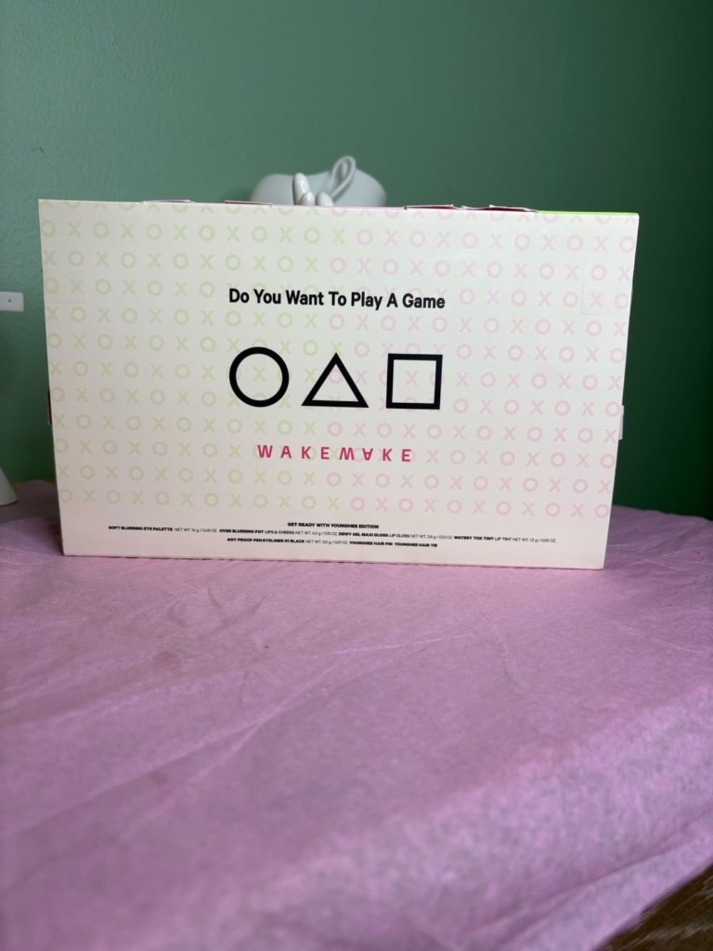 Pink and White Party Board Game Set